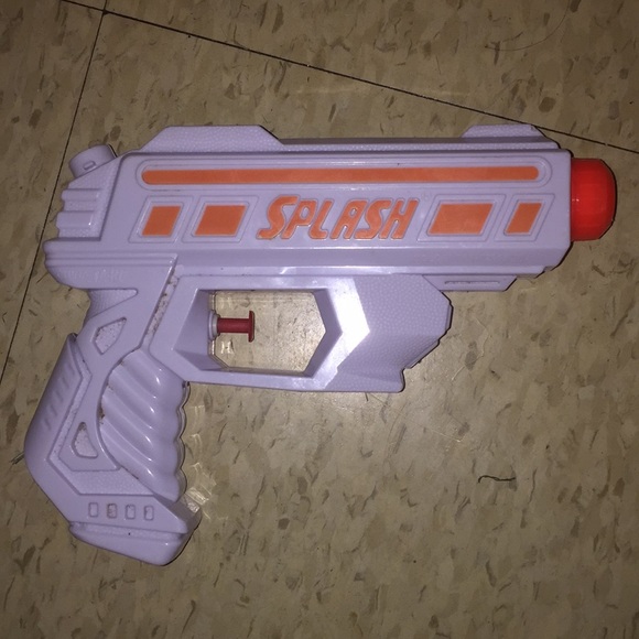 Squirt gun - Picture 1 of 1